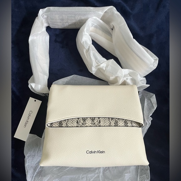 Calvin Klein purse - Picture 1 of 5